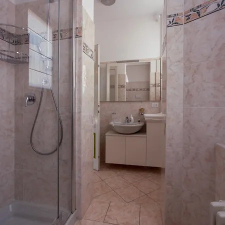 Residenza Cece' Apartament Lecco